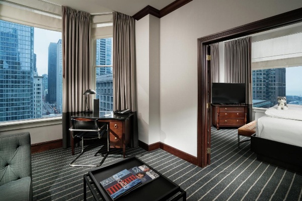 Staypineapple, un hotel icónico, The Loop image 5